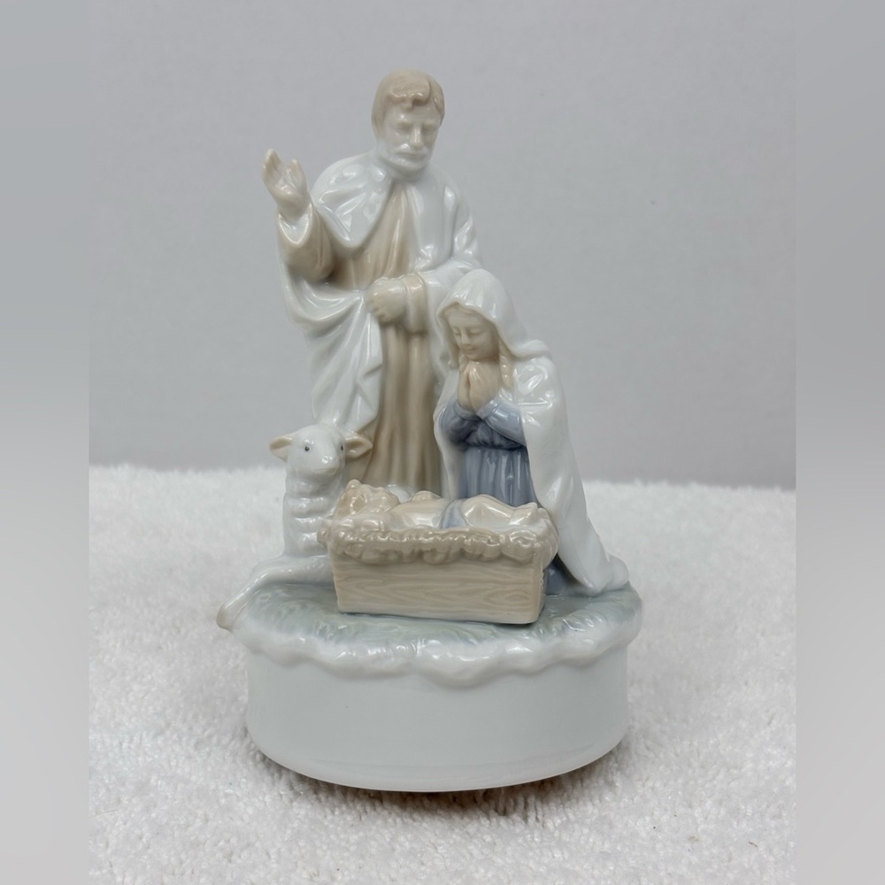 Global Art Vintage 1980s Holy Family Nativity Scene Rotating Music Box
